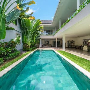 Villa Paloma - Chic Tropical Garden Villa With Outdoor Pool